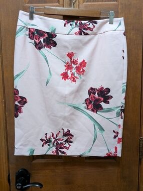 Nine West Pink Pencil Skirt with Red Floral Print